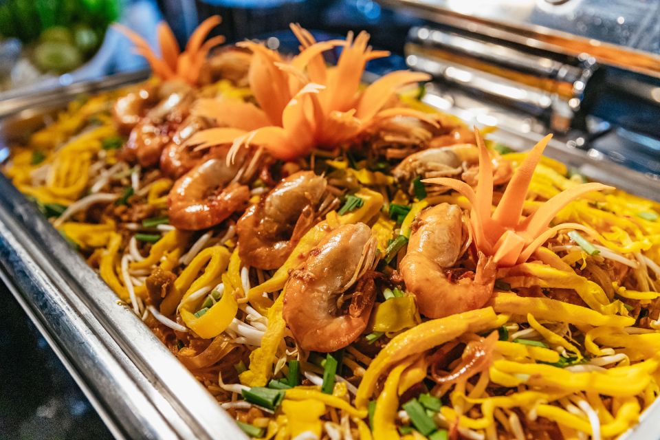 Bangkok: Alangka Luxury Buffet Dinner Cruise With Live Music - Getting There Without a Headache: Pier 4, No Pickup, and Crowds