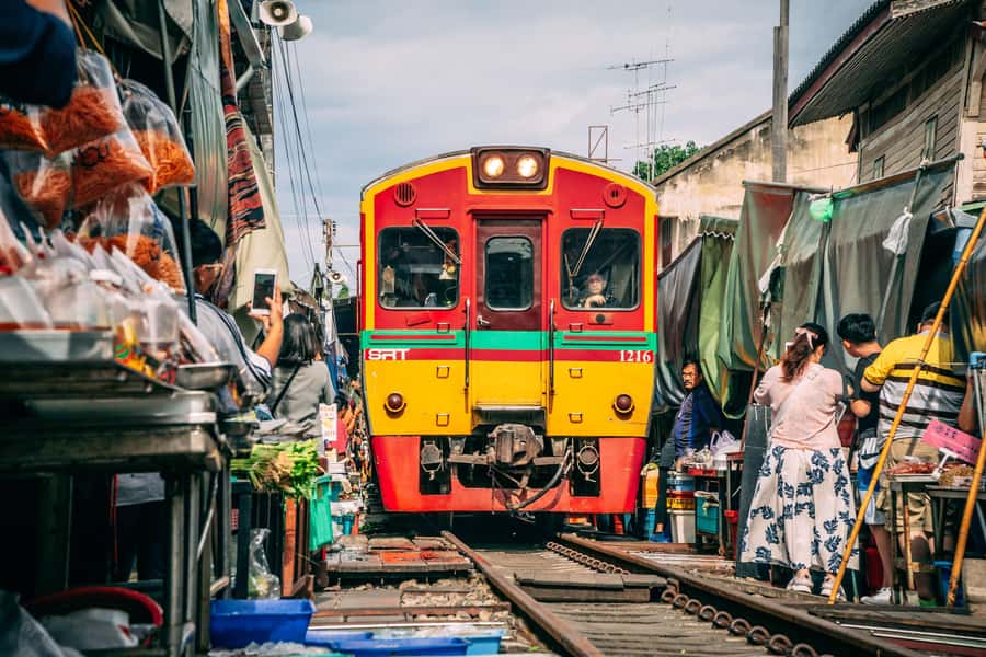 Bangkok: Ayutthaya, Railway & Floating Markets Full-Day Tour - First Stop: Maeklong Railway Market and That Exact Moment the Train Arrives