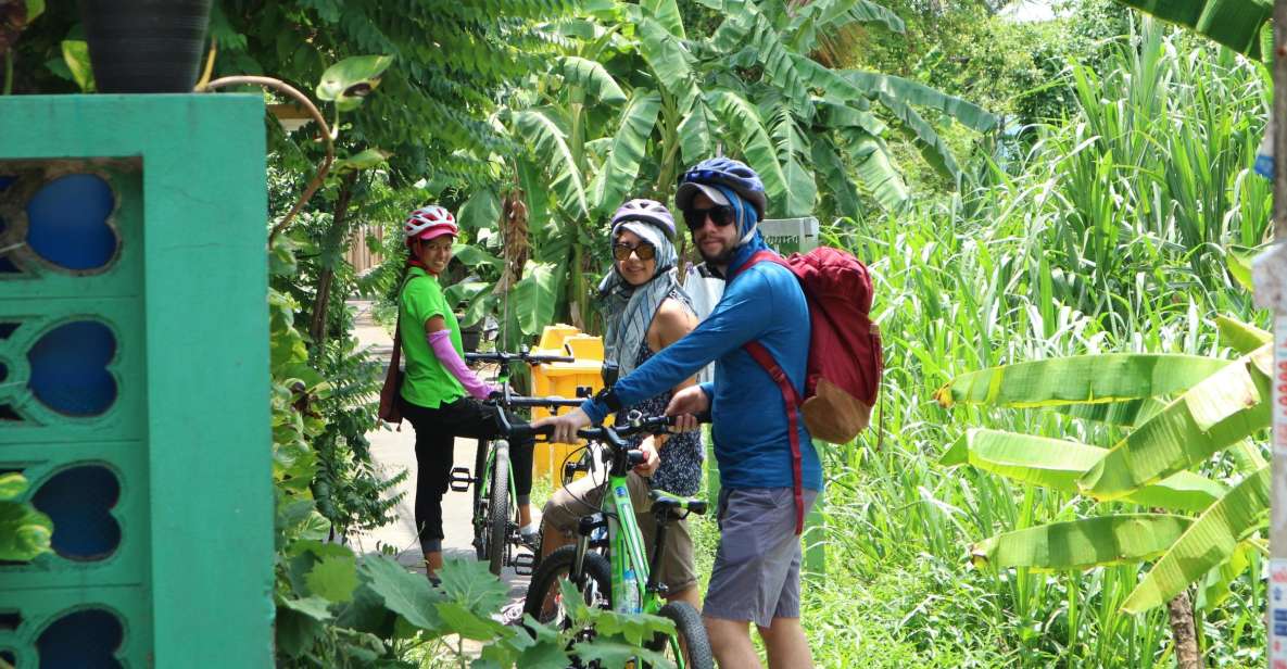 Bangkok: Bike and Canal Boat Tour with Lunch - Long-tail boat ride on Bangkok Yai: colorful canal life in motion