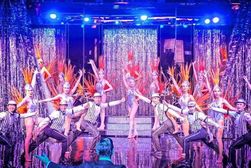 Bangkok: Calypso Cabaret Show with Thai Set Dinner - Costumes, comedy, and the photo moment that changes the vibe