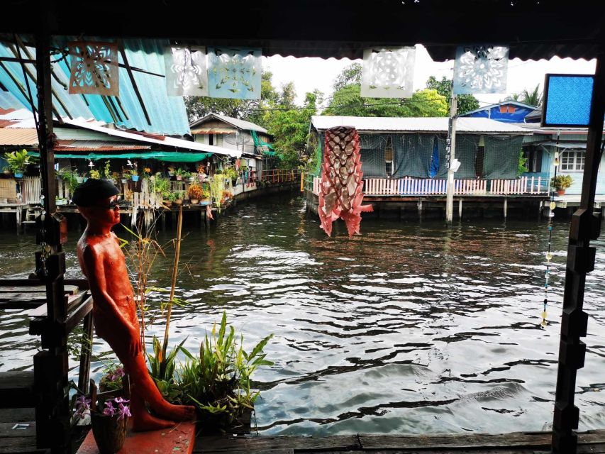 Bangkok: Canals Small Group Tour by Longtail Boat - Baan Silapin: A 100-Year-Old Wooden House for Art, Stories, and Fish Feeding