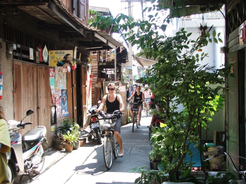 Bangkok Classical Bicycle Tour - The Guided Market Stop: Snacks, Smells, and Little Cultural Clues