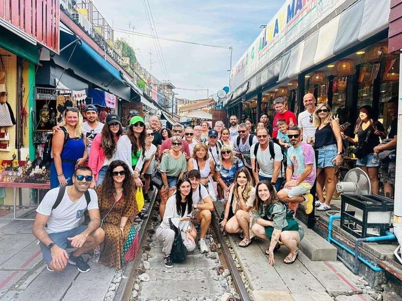 Bangkok: Damnoen Saduak and Mae Klong Train Markets - Damnoen Saduak Floating Market: Canal life, not just scenery