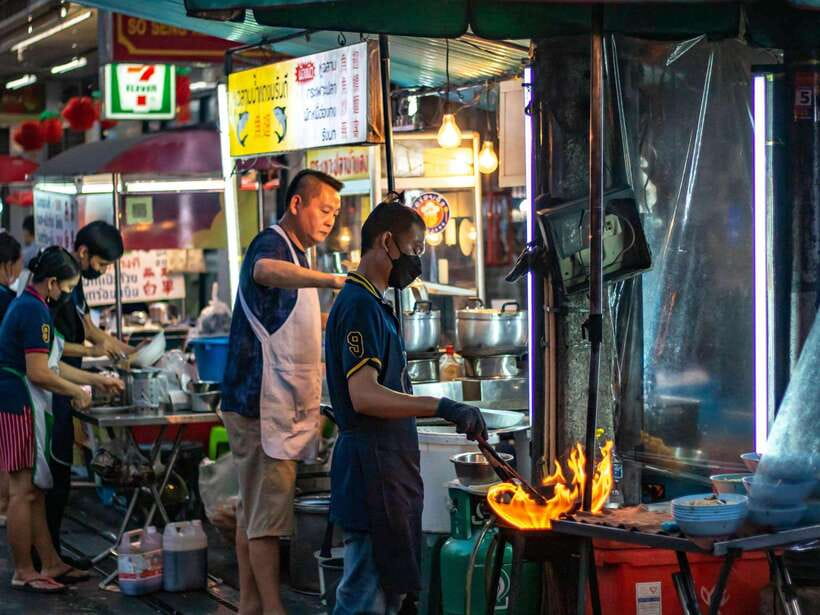 Bangkok: Evening Tour with Wat Arun, Wat Pho & Tuk Tuk Ride - Price and value: what $41 buys you in real Bangkok terms