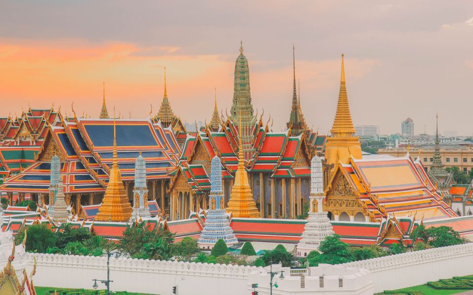 Bangkok: Grand Palace and Emerald Buddha Half-Day Tour - A 2-Hour Walk Through a Real Power Center