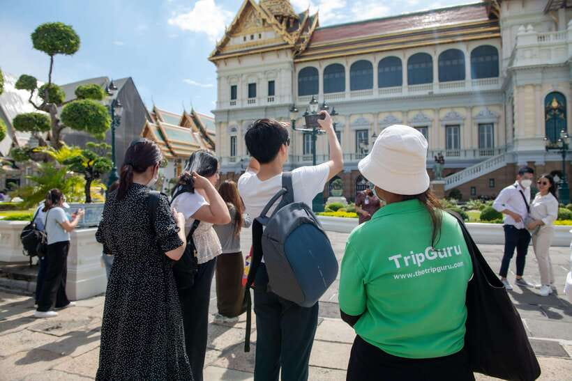 Bangkok: Grand Palace and Wat Phra Kaew Guided Walking Tour - Walking responsibly: glass water and carbon offset credits