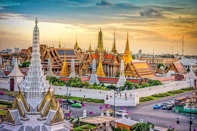 Bangkok: Grand Palace, Wat Pho, and Wat Arun Guided Tour - What to Wear and Bring (So You Don’t Get Turned Away)