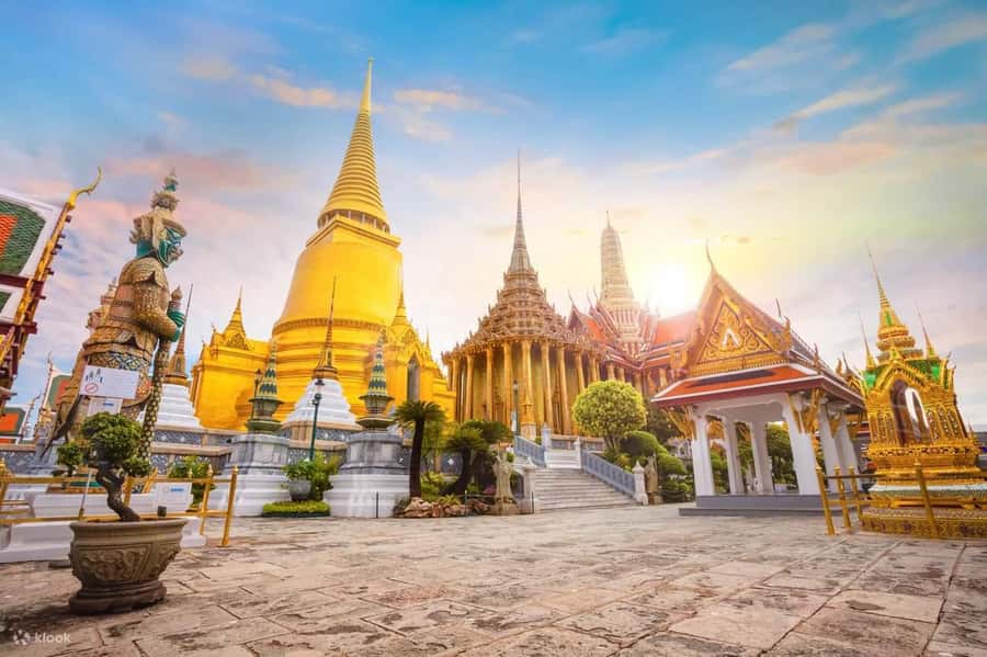 Bangkok: Grand Palace, Wat Pho, and Wat Arun Guided Tour - Golden Place Tha Chang Pier: The Start, the River Feel, and Why the Meeting Point Matters