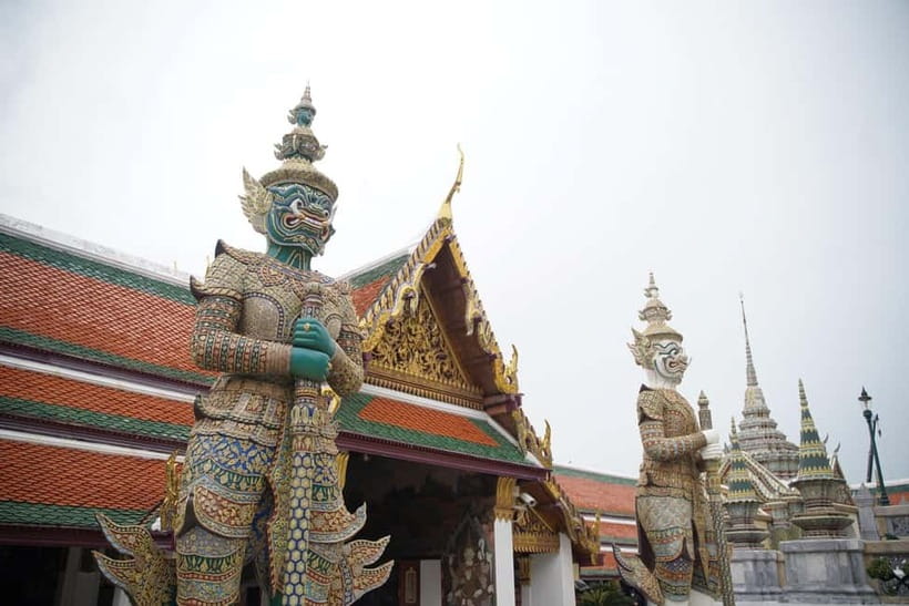 Bangkok: Grand Palace, Wat Pho, Wat Arun Sacred & Local Tour - Heat, crowds, and pacing: the real-day factor