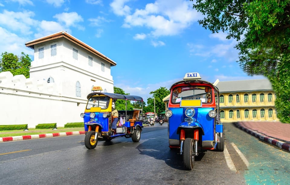 Bangkok: Guided Tour in a Typical Thai Tuk-Tuk - Chinatown finish: where the tour naturally hands you dinner plans