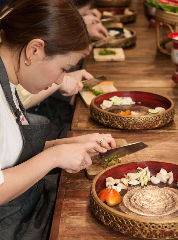 Bangkok: Hands-on Thai Cooking Class and Market Tour - At the House of Taste: what the 210 minutes feel like