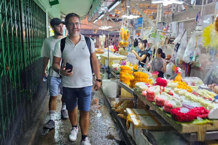 Bangkok in a Day: Must-Visit Highlights Tour with a Guide - Chinatown and the Old Market: Food, Streets, and the Right Kind of Chaos