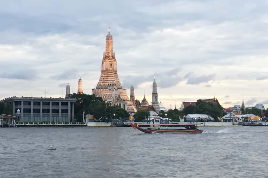 Bangkok in a Day: Must-Visit Highlights Tour with a Guide - Bangkok Noi Long-Tail Boat Ride: A Slow Hour to Balance the Temples