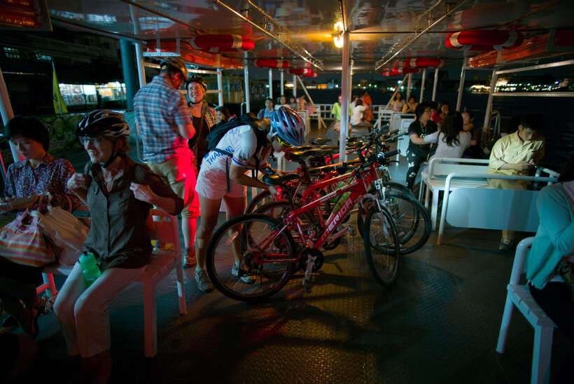 Bangkok: Night Bike Tour with Temples & Flower Market Visit - Loha Prasat to Rama VIII Bridge: Old Bangkok Lit Up
