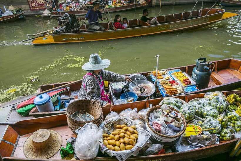 Bangkok: Railway and Floating Market Tour with Dragon Temple - 7.5 Hours Outside Bangkok: What You Really Get for $16
