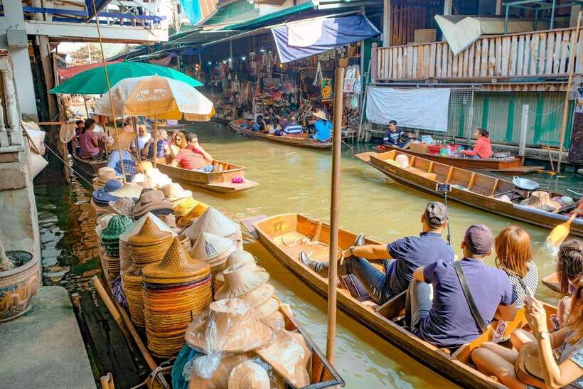 Bangkok: Railway and Floating Market Tour with Dragon Temple - The Extra Hour of Sightseeing: Use It for Photos and Breaks