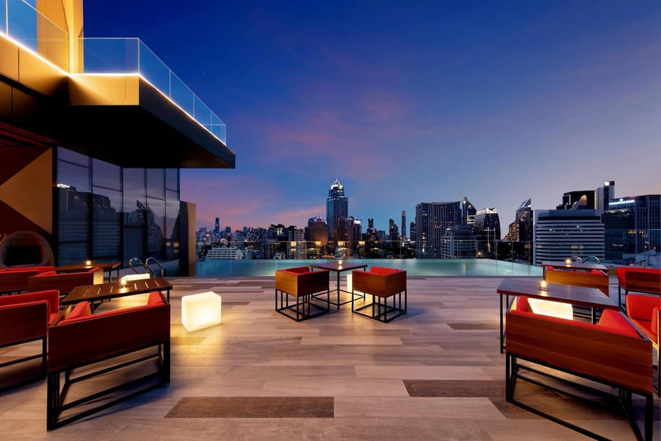 Bangkok: RedSquare Rooftop Bar at Novotel Sukhumvit 4 - Price check: $73 per group up to 2, and why it can feel fair