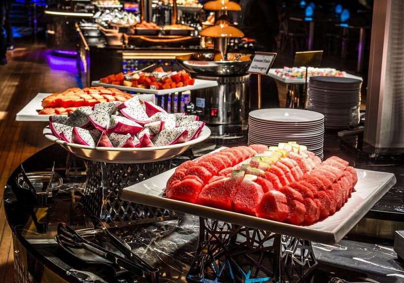 Bangkok: Royal Princess River Dinner Cruise with Live Music - Should you book the Royal Princess Dinner Cruise?