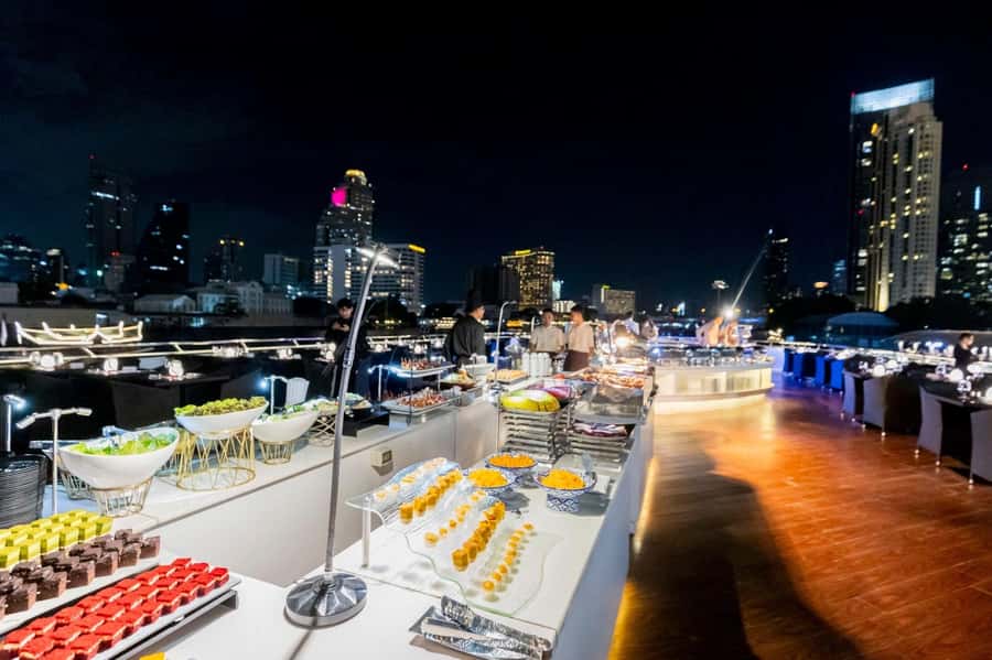 Bangkok: The Opulence Buffet Dinner Cruise with Live Band - Should you book the Opulence Buffet Dinner Cruise?
