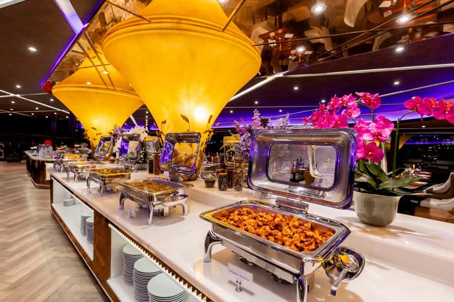 Bangkok: The Opulence Buffet Dinner Cruise with Live Band - Wat Arun to Asiatique: what each stop looks like at night