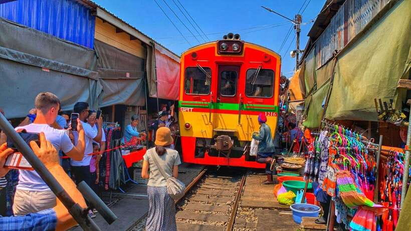 Bangkok: Train Market & Floating Market with Boat Ride - Damnoen Saduak Floating Market: Canals, Boat Sellers, and What You’ll See on the Water