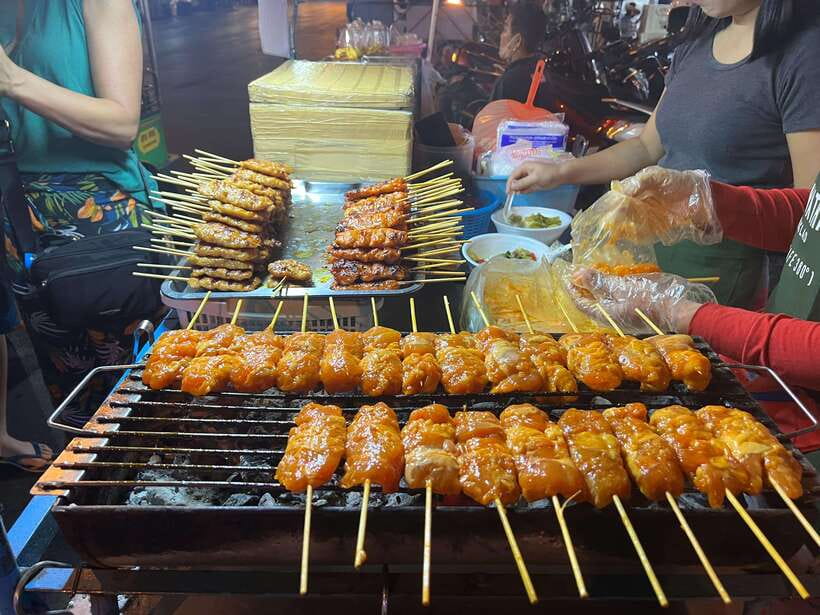 Bangkok Tuk-Tuk by Night with Chinatown Street Food Meal - Chinatown Finish: Street Food, Dessert, and Shopping Time
