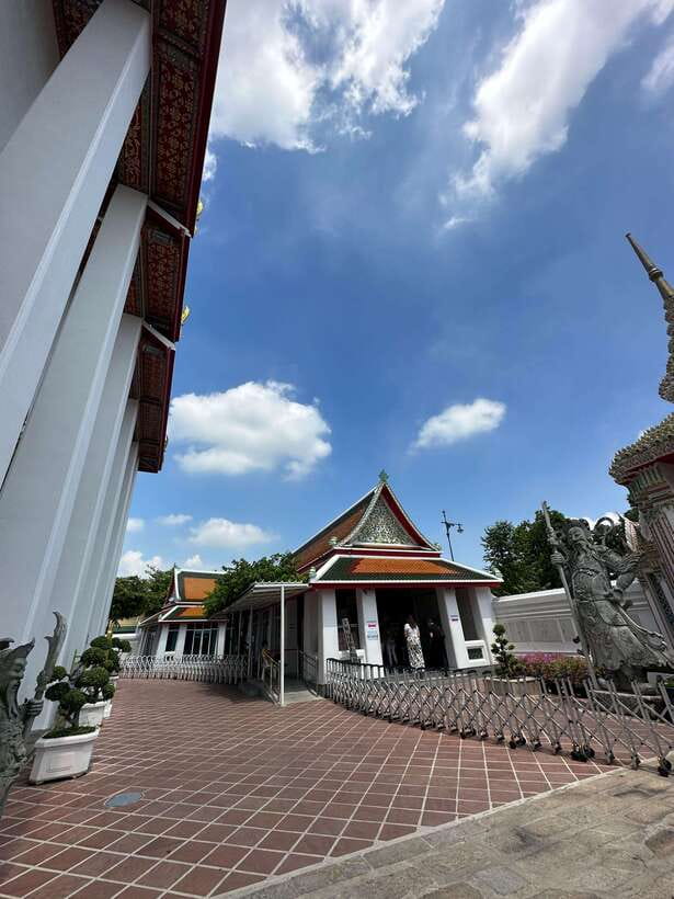 Bangkok: Tuk Tuk Day Pass App & Boat Chao Phraya River - Old Town (Rattanakosin): temples you can reach without drama