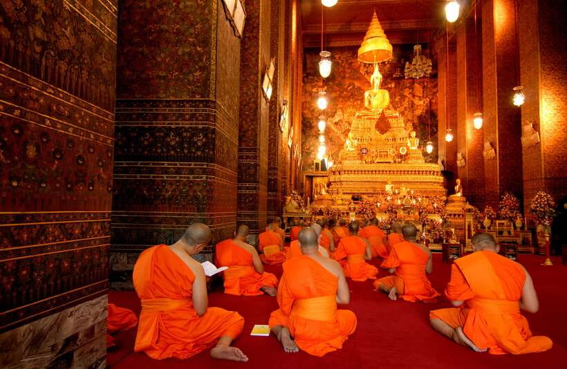 Bangkok: Wat Pho and Wat Arun Guided Walking Tour - Wat Arun at the river: mosaic chedi views that feel Instagram-native