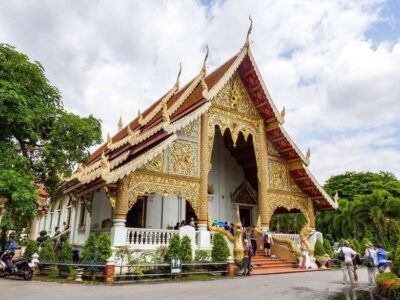Chiang Mai: 3 Hour Old City and Temples Guided Walking Tour - Wat Chedi Luang: the big stupa, the Lanna details, and the main wow moment