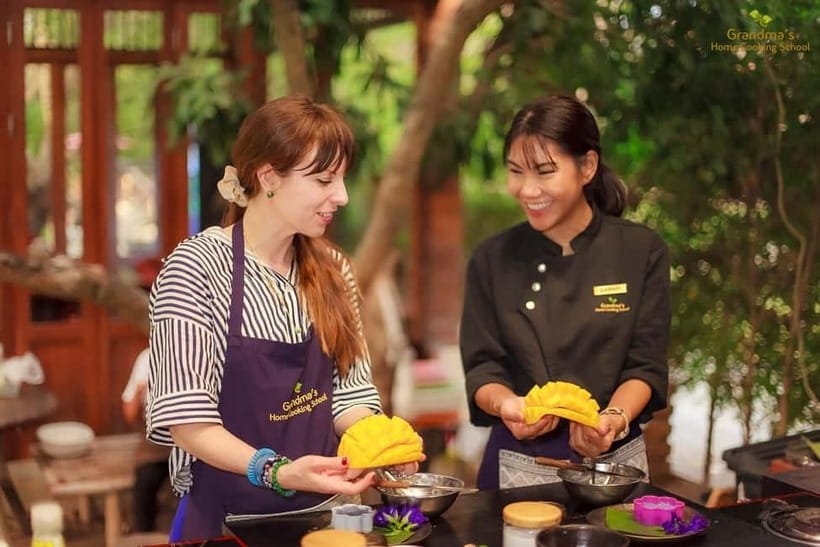 Chiang Mai: Authentic Cooking Class with Market & Farm Visit - Entering Chiang Mai’s cooking classroom: pickup, pacing, and your station