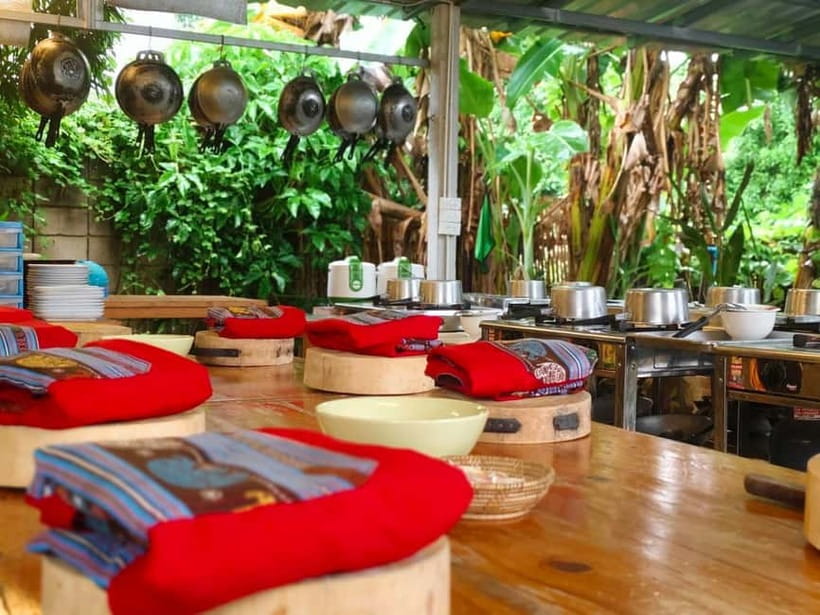 Chiang Mai: Cooking Class, Market and Thai Herbs Garden Tour - The Moment Everyone Talks About: Making Curry Paste by Mortar and Pestle