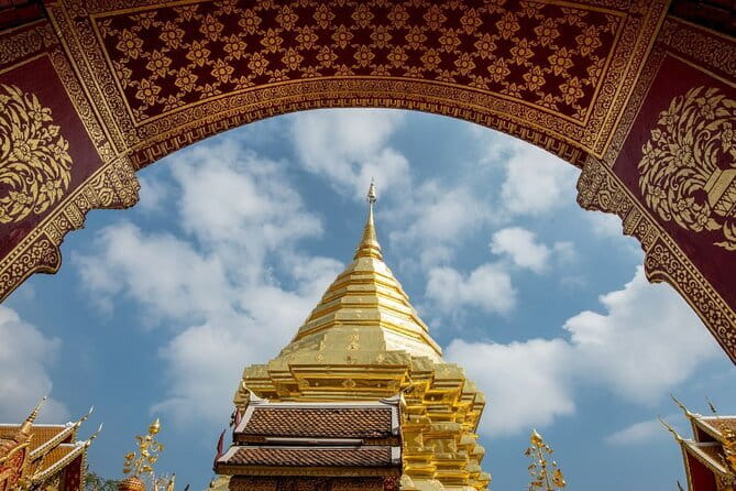 Chiang Mai Doi Suthep Temple and Wat Pha Lat Hike - A local ride up the mountain: songthaew style instead of a tour bus