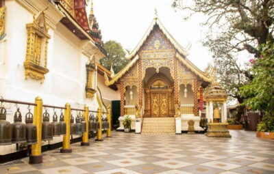 Chiang Mai - Doi Suthep Temple & Wat Pha Lat Hike - Getting There the Right Way: Red Car Pickup, Then a Songthaew