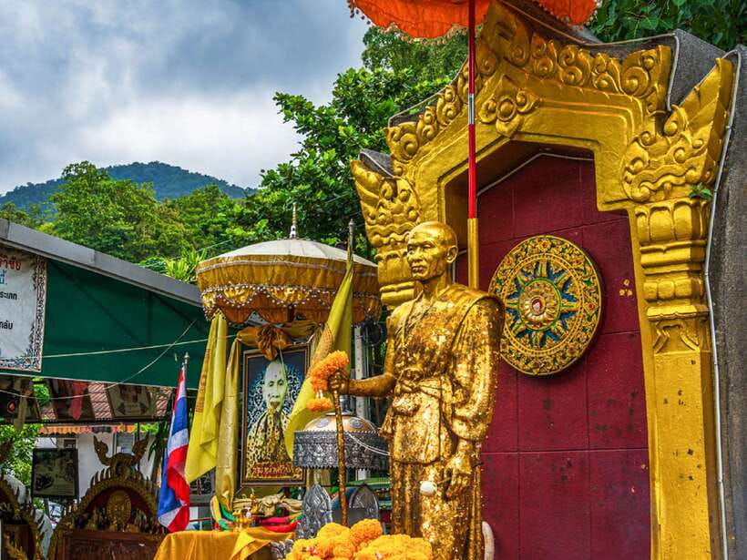 Chiang Mai: Doi Suthep, Wat Umong, and Pha Lat Sunrise Tour - Wat Umong’s Tunnels: 1297 Temple Time Travel