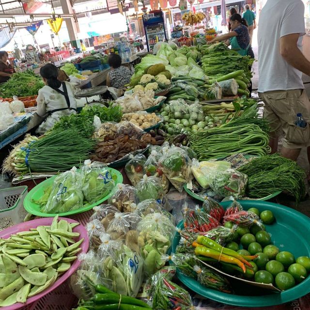 Chiang Mai: Evening Cooking Class and Local Market Visit - Organic garden walk: naming herbs you usually skip in stores