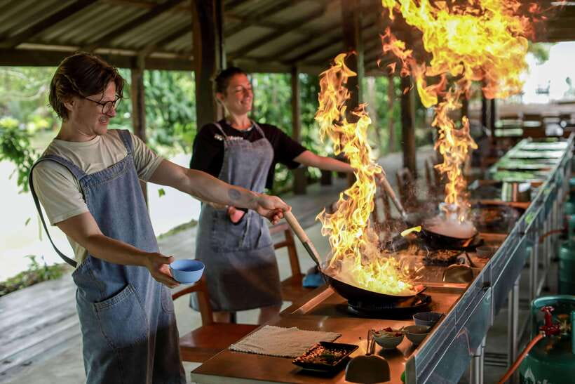 Chiang Mai: HALF-DAY COOKING COURSE at a Thai Cooking Farm - Hotel pickup and air-conditioned transport (a quiet win)