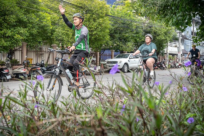 Chiang Mai: Historic Old City Bike Tour - Morning or Night - Morning vs night: temple atmosphere and what changes on your route