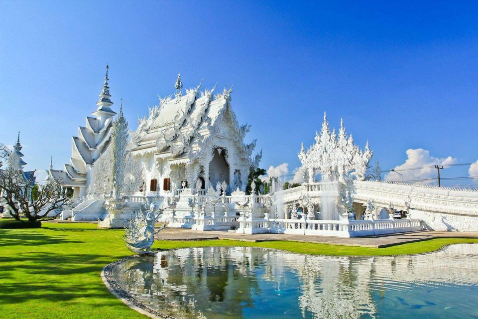 Chiang Mai: Long Neck Village & Chiang Rai’s Iconic Temples - Lunch and included extras: why the buffet makes sense