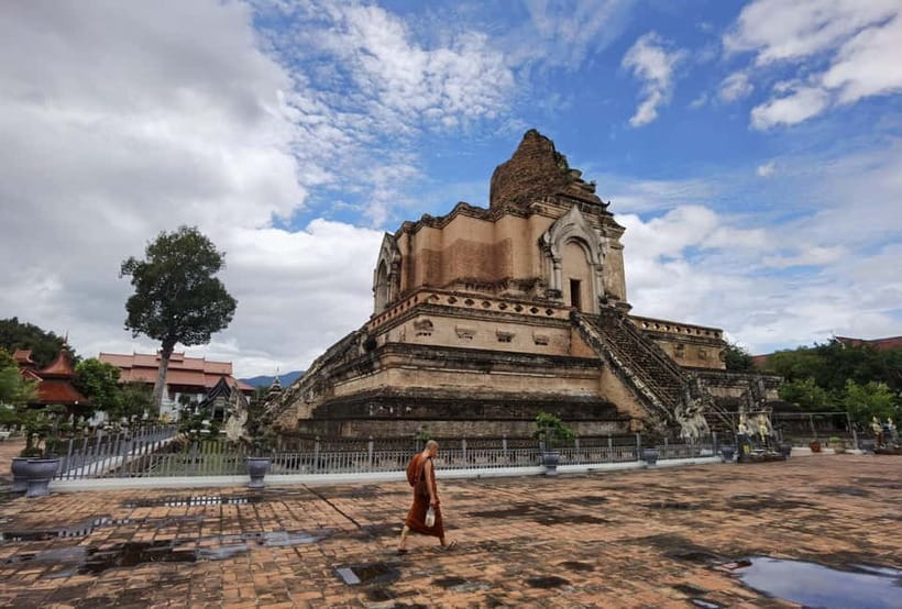Chiang Mai: Temple And City Walking Tour Part I - Why an 8:20 start is worth it in Chiang Mai
