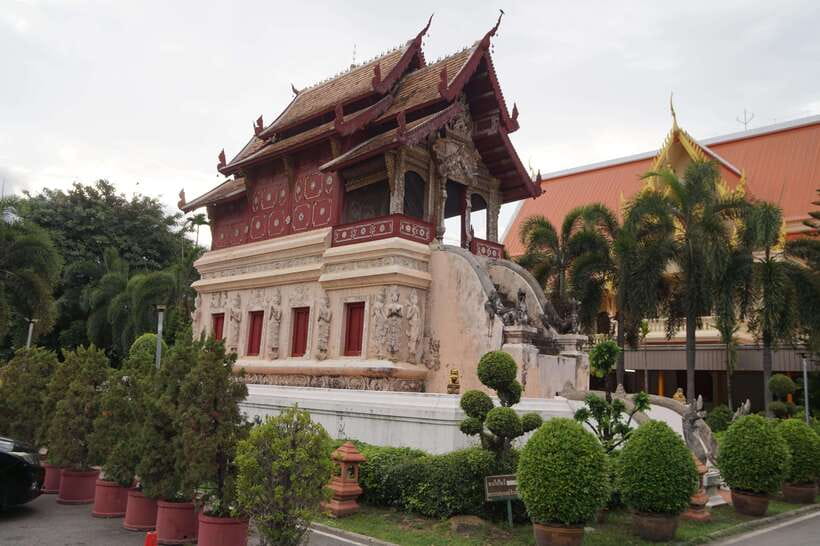 Chiang Mai: Temple And City Walking Tour Part I - Wat Chedi Luang: ruined chedi, the 1545 earthquake, and what a guide adds