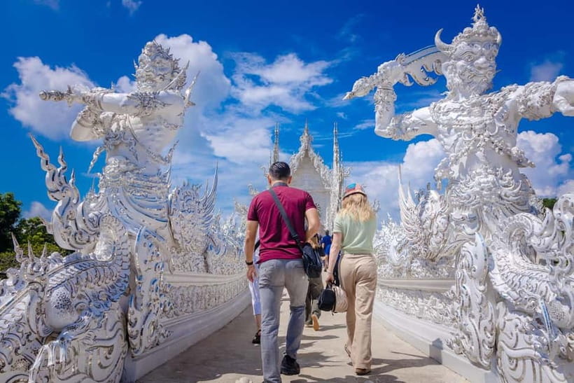 Chiang Mai: White, Red/Black & Blue Temples Tour with Lunch - Huay Pla Kang Temple: The Red Temple Photo Stop With Big Views