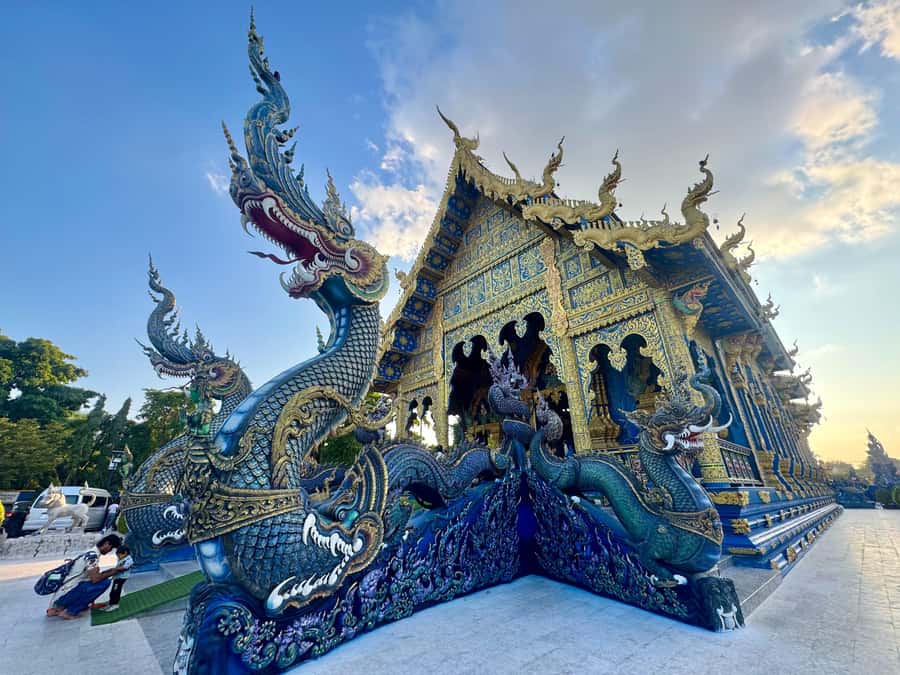Chiang Rai: Explore 7 Major Sites with All Tickets Included - Blue Temple (Wat Rong Suea Ten): a totally different mood, same craftsmanship