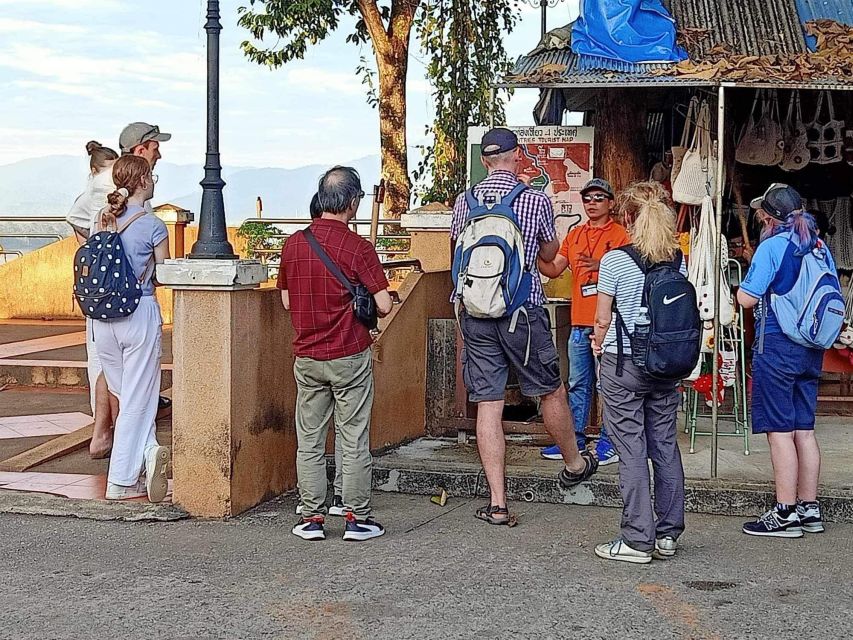 Chiang Rai Guide: Popular 7places 3Colors ,Golden Triangle - Transport, Lunch, and Timing: Comfort Without Rushing