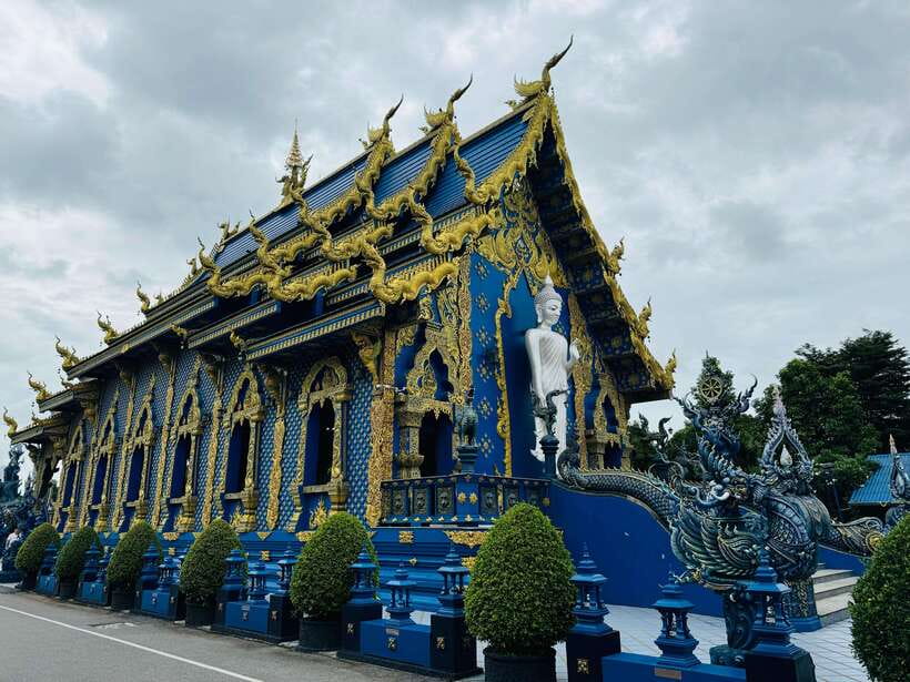 Chiang Rai: Iconic Temples & 7 Major Sites—River View Buffet - Golden Triangle viewpoint: three-country geography, one stop