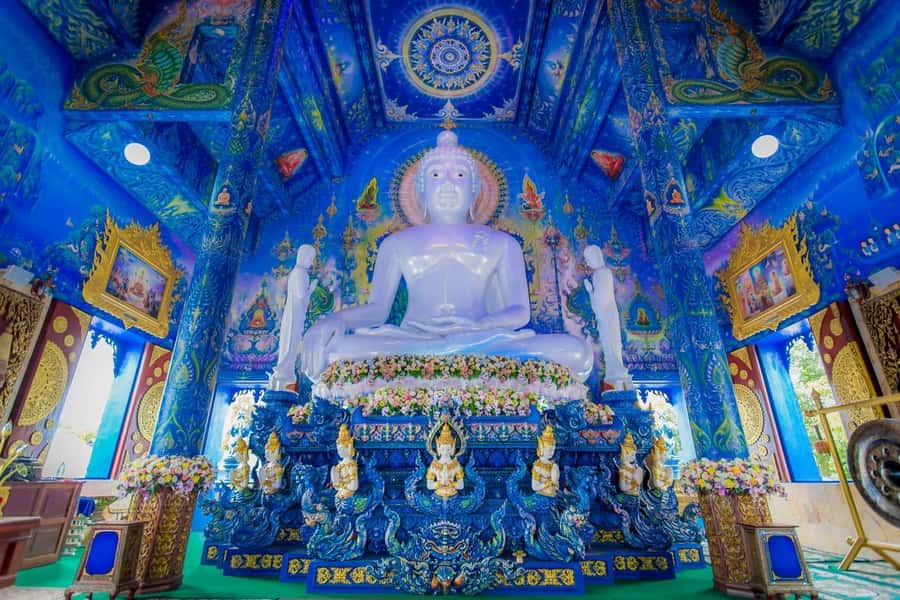 Chiang Rai Must-See Tour – 7 Icons, Lunch & Small Group(9pp) - Wat Rong Khun, Wat Rong Suea Ten, and Baan Dam: three temple moods in one day