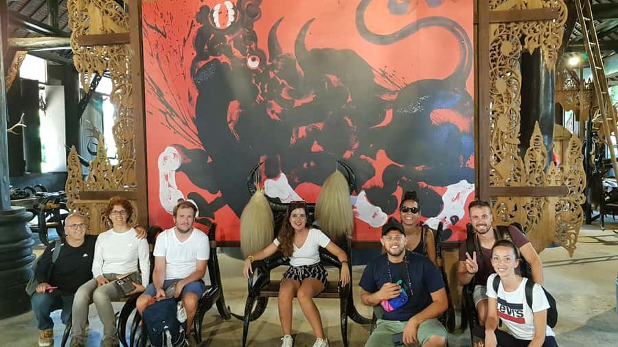 Chiang Rai Must-See Tour – 7 Icons, Lunch & Small Group(9pp) - Guide quality and group size: where the tour becomes easy