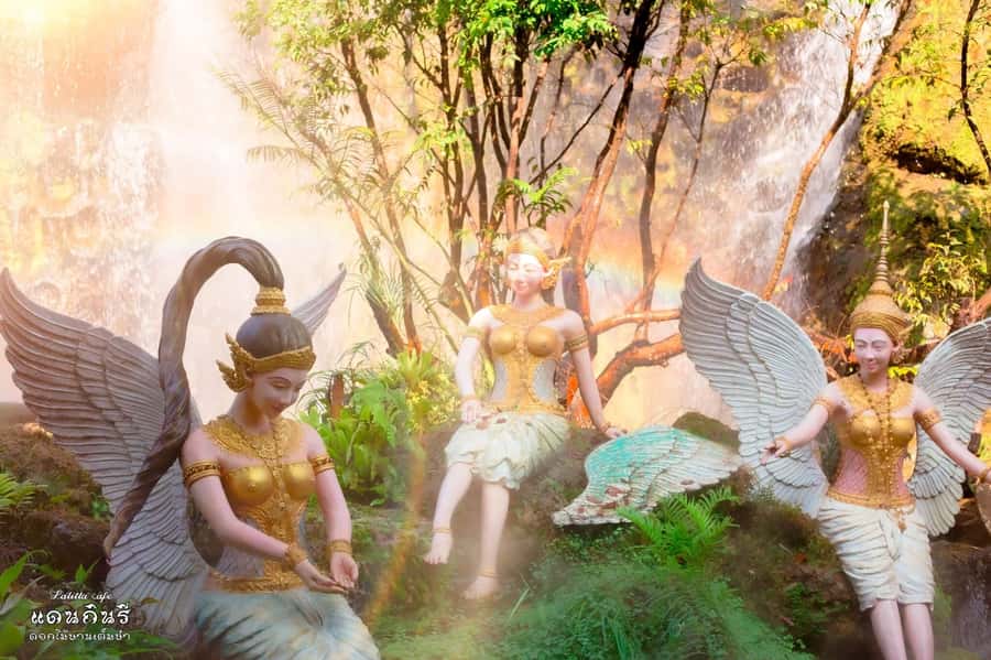 Chiangmai to Chiangrai: 3 Temples, Hot Springs& Lalitta Cafe - Chiang Rai’s Modern Temple Theater: Wat Rong Khun and the Blue Temple