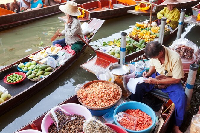 Damnoen Saduak Floating Market & Ayutthaya Tour from Bangkok - Stop 5: Wat Phra Sri Sanphet and the royal chapel atmosphere