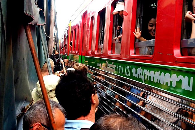 Floating & Railway Market and Coconut Farm Tour [Optional Luxury] - Damnoen Saduak Floating Market by motorboat: great views, crowded canals