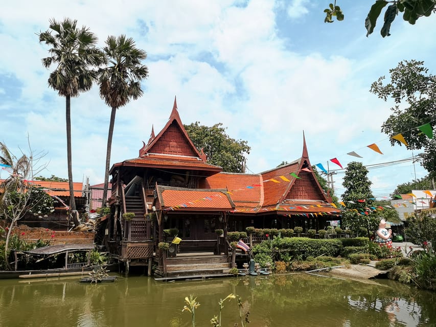 From Bangkok: Ayutthaya & Ayothaya Floating Market Day Trip - Wat Mahathat and the Buddha Head in a Tree: The Iconic Moment